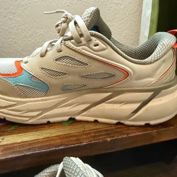 Hoka One One X Opening Ceremony Clifton - Picture 4 of 10